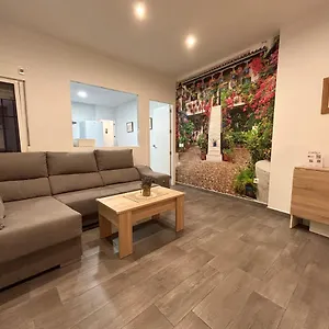 https://apartamento-puerta-san-jose.es-andalucia.com